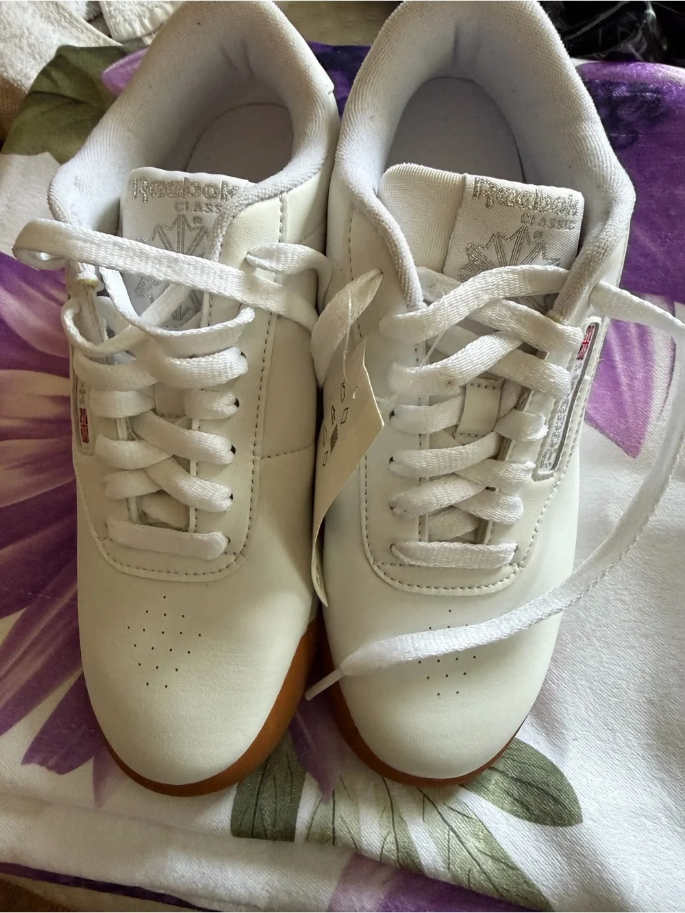 Reebok White Athletic Sneakers with Gum Sole